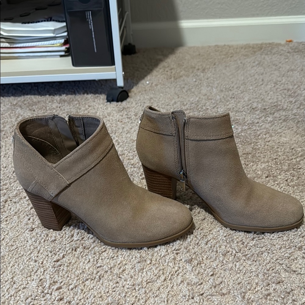 Koolaburra Tan Ankle Booties with Chunky Heel